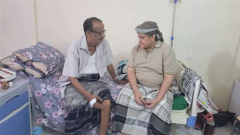 بتوجيهات الرئيس الزبيدي.. الحالمي يطمئن على صحة المناضل اللواء ناصر النوبة ويؤكد اهتمام المجلس الانتقالي برموز الثورة الجنوبية