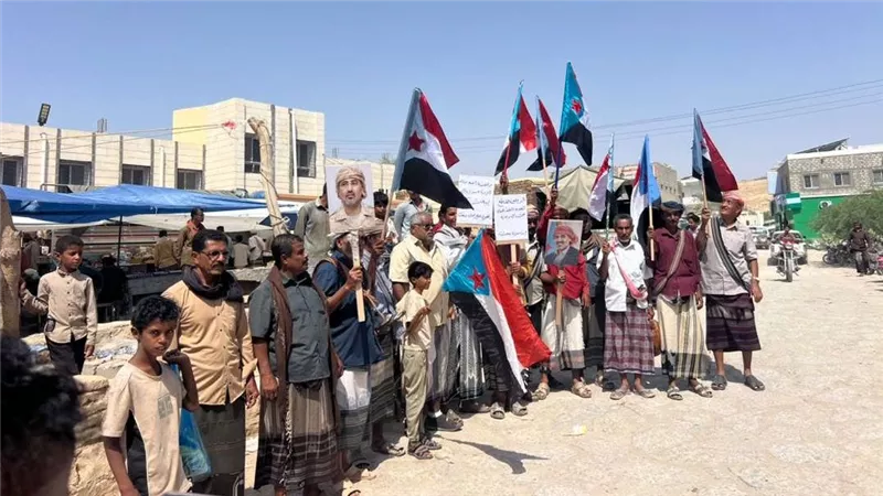 وقفة احتجاجية بمديرية يبعث تنديدا بتدهور الخدمات والأوضاع المعيشية 