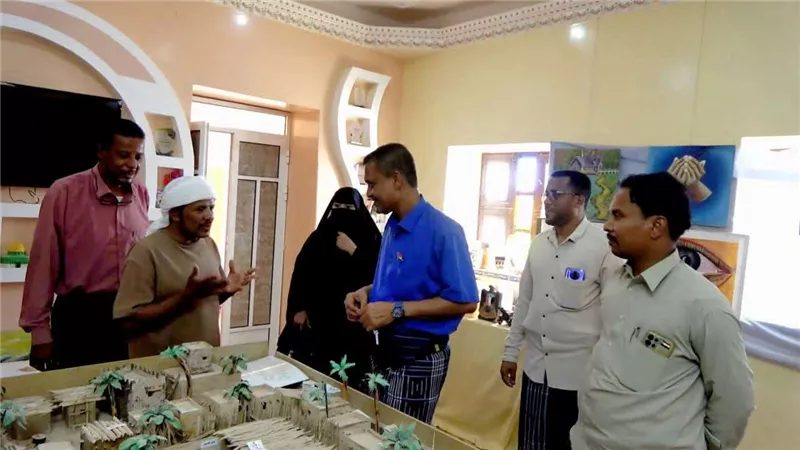 التميمي ويادين يزوران معرض الفنان التشكيلي يعقوب هبشان بتريم 