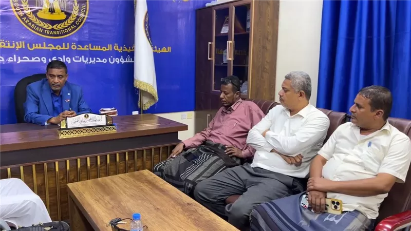 قيادة انتقالي وادي حضرموت تبحث مع شخصيات اجتماعية ووجهاء تريم مستجدات الساحة الجنوبية