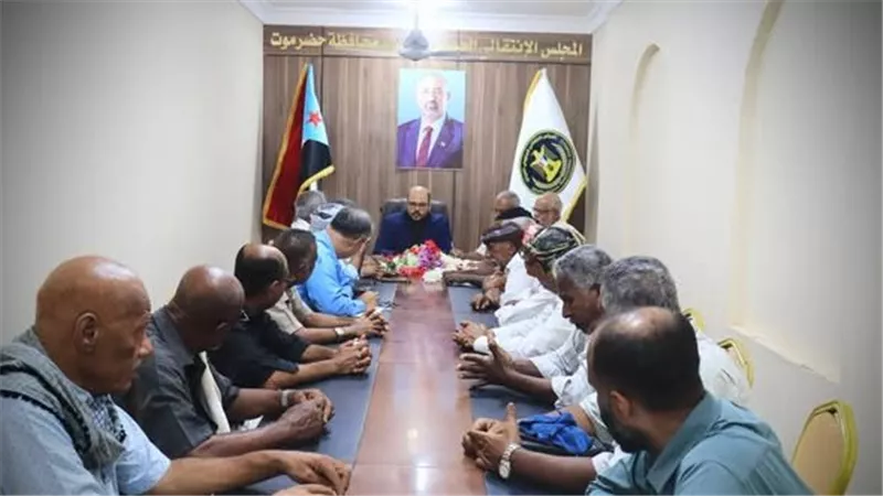 انتقالي حضرموت والهيئة العسكرية يناقشان التحضيرات لمليونية يوم الجيش الجنوبي