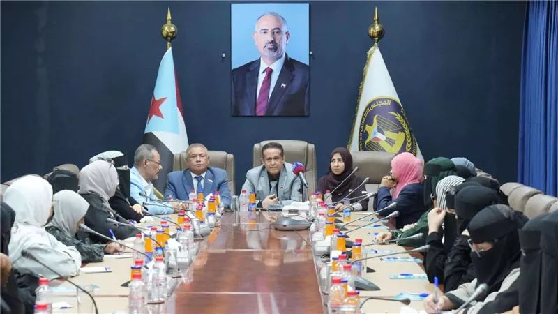 الأمانة العامة تدشن لقاءاتها بالقطاع النسوي وتؤكد: المرأة شريك في بناء المجتمع والدولة