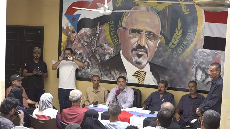 الزامكي يدشّن عمل اللجان المحلية الجديدة بالمنصورة في العاصمة عدن 