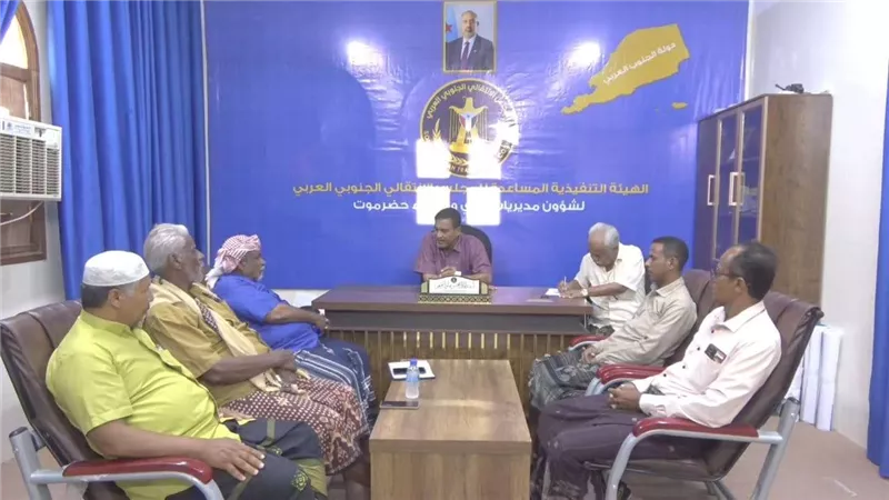 التميمي يتفقد سير العمل في تنفيذية انتقالي تريم ويطلع على مستوى الأداء بالمديرية