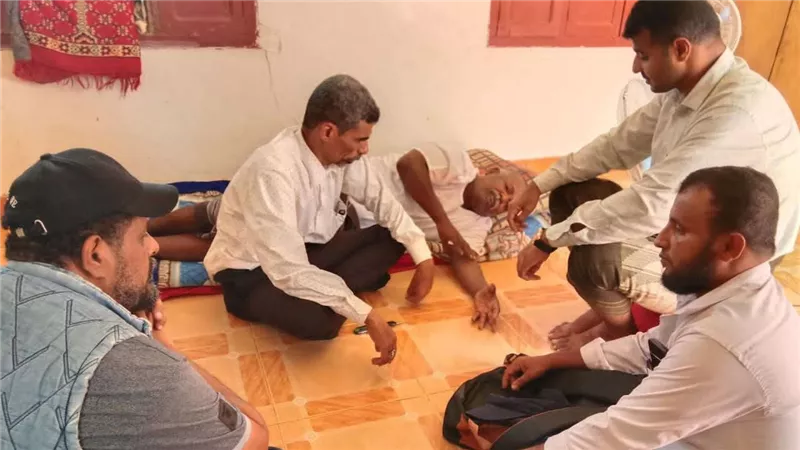 انتقالي لحج يزور رئيس اتحاد عمال الجنوب بالمحافظة للاطمئنان على صحته