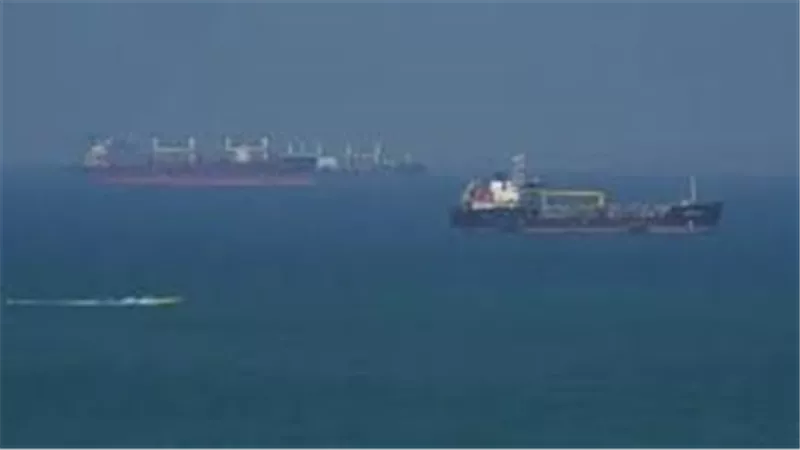 هيئة عمليات البحرية البريطانية تعلن عن حادث لناقلة نفط شرق عدن