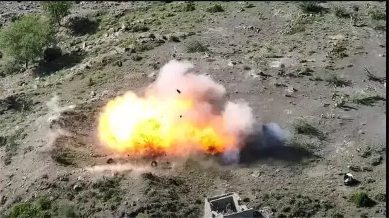 استهداف حوثي بقذائف الهاون يطال منازل المواطنين في حجر ومريس بالضالع