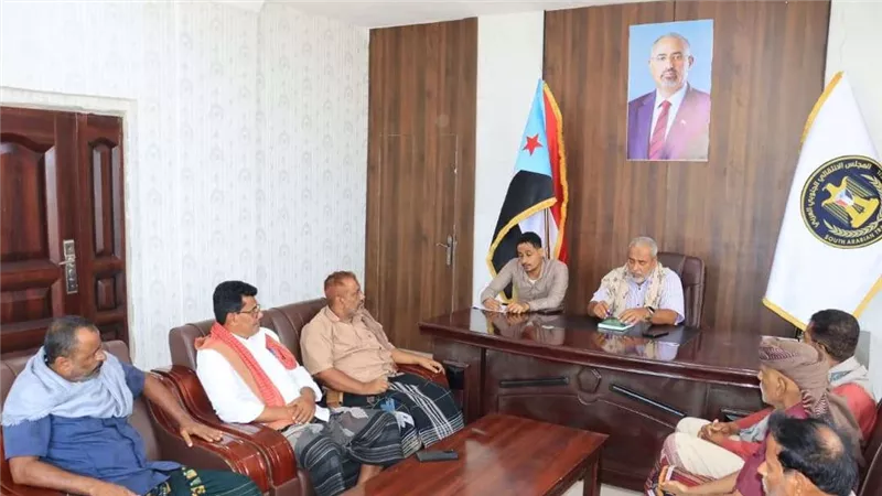 اليهري يناقش تفعيل العمل التنظيمي والميداني لتنفيذية انتقالي أرياف المكلا