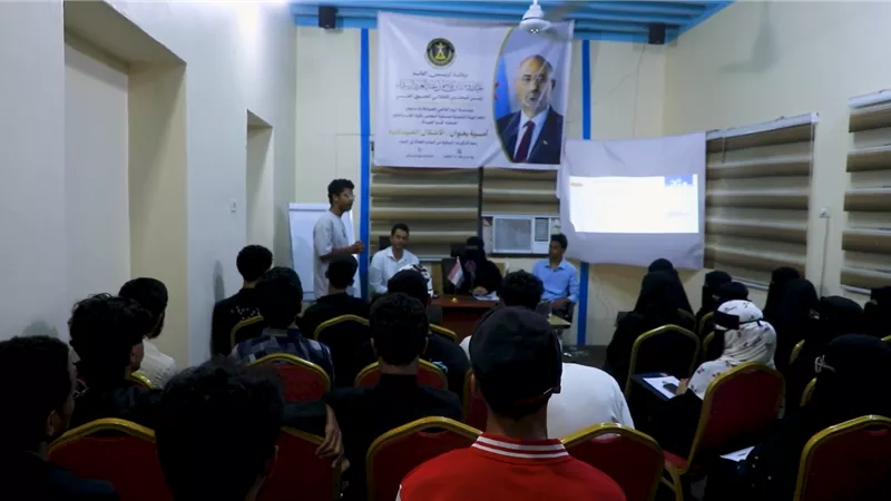 أمسية توعوية لمنسقية انتقالي كلية الطب بجامعة حضرموت بمناسبة اليوم العالمي للصيادلة