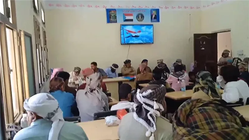 أبناء سرار يافع يؤكدون رفضهم لأي مشاريع تستهدف قضية الجنوب