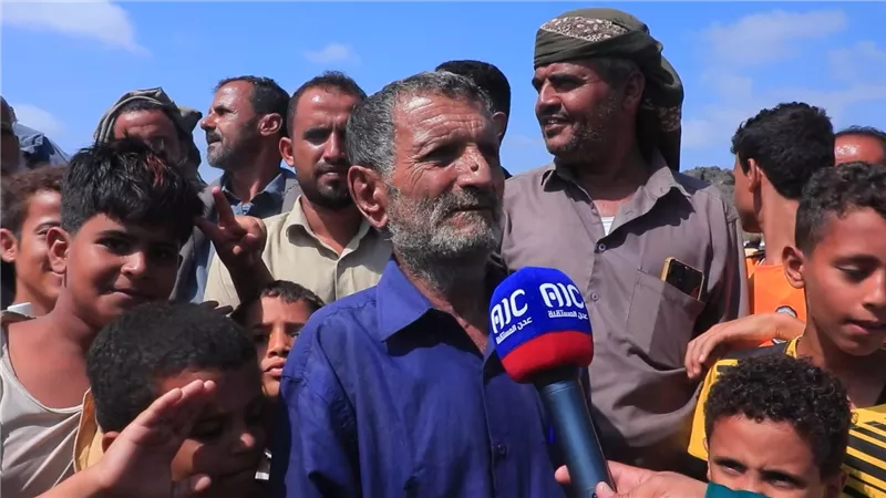 مواطنون يستذكرون مآثر الشهيد سعيد أسعد ومواقفه في مراسم تشييع جثمانه الطاهر 