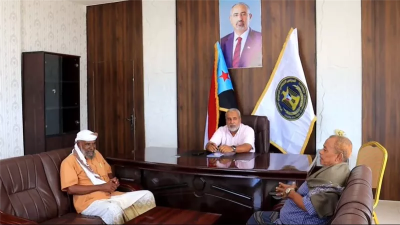 اليهري يلتقي المناضل فؤاد بن دهري ويشيد بأدواره النضالية
