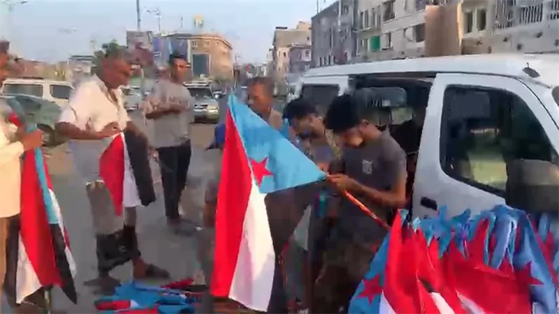 صيرة تزهو برايات الجنوب.. انطلاق حملة واسعة احتفاءً بالذكرى الـ 63 لثورة 14 أكتوبر