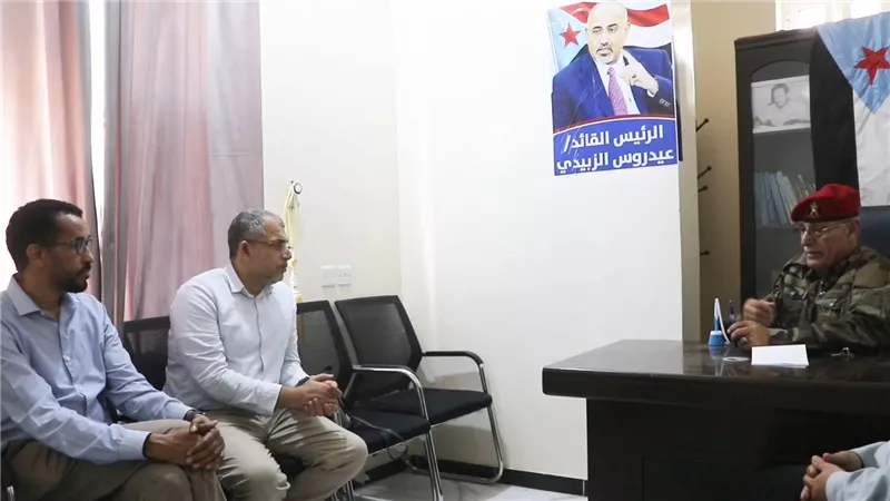 العميد مهدي يناقش مع اللجنة الدولية للصليب الأحمر الاحتياجات الإنسانية في الضالع