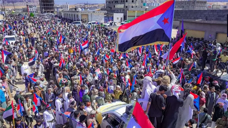 أبناء شبوة يحتشدون في مليونية التعبئة الشعبية العامة احتفاءً بذكرى ثورة 14 أكتوبر