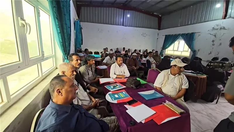 تكريم مدير عام الحصين في ختام ورشة لتقييم التدخلات الخدمية بالضالع