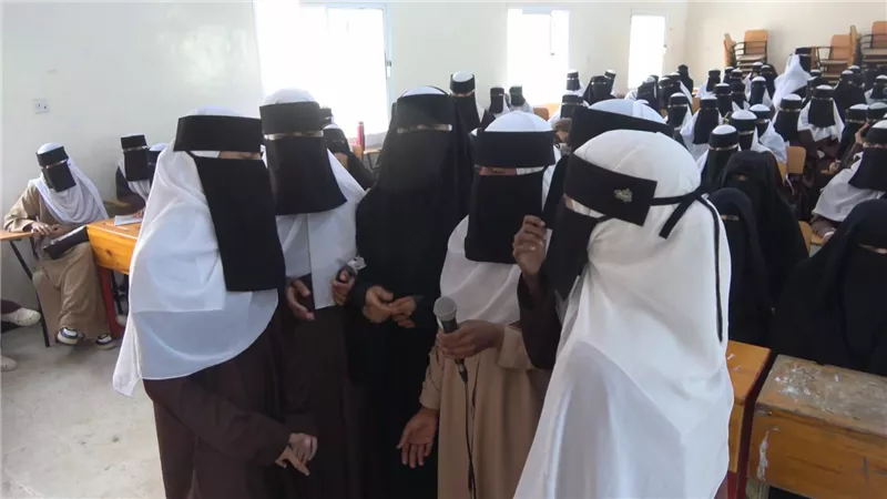 ثانوية باتيس للبنات تحتفي بذكرى أكتوبر ونوفمبر بحفل خطابي وفني كبيرا